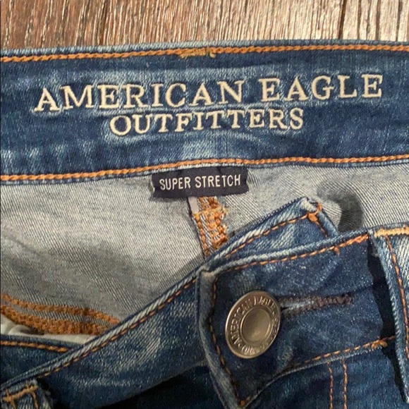 American eagle denim shorts, US size 6 - Picture 3 of 3